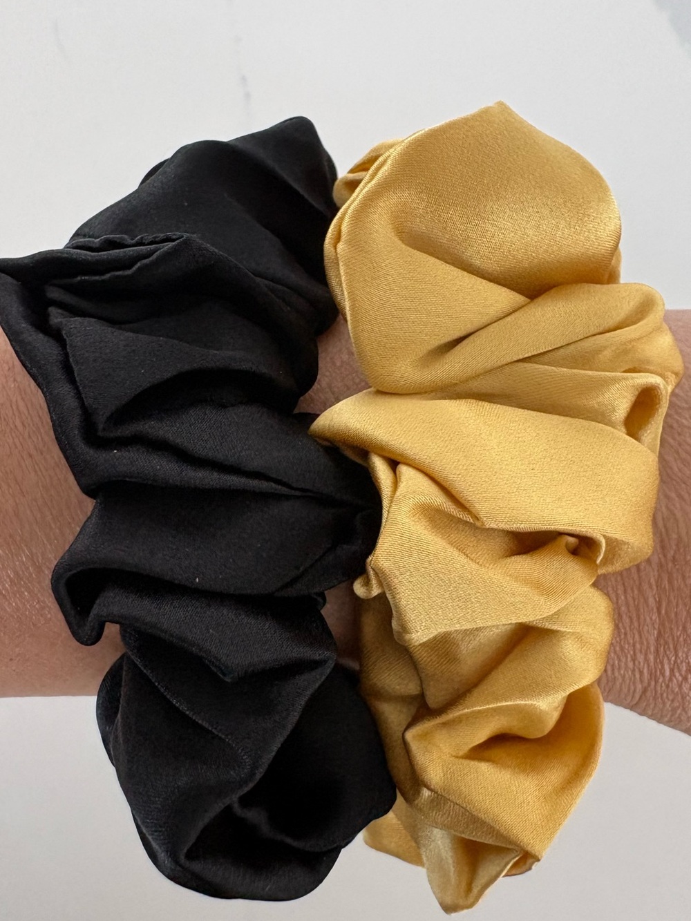 Scrunchies set of 2 silk gold,black new